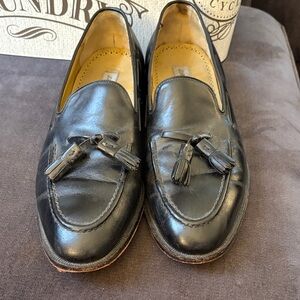 Johnston & Murphy Classic Black Tassel Loafers. Size 10.5